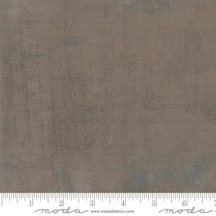 373 Maven Taupe Moda Grunge - Fat Quarter