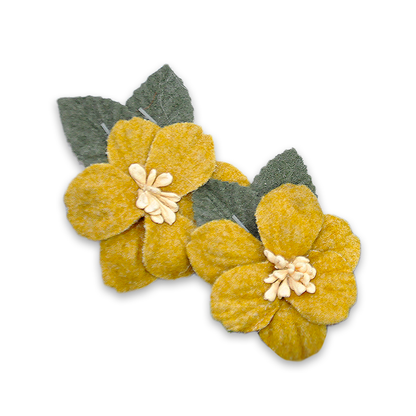 Belagio Enterprises - 2" x 2 1/2" Velvet Flower and Leaves Appliqués (2pcs per Card; 6 Cards Per Order) - BPP-A3-10 Gold