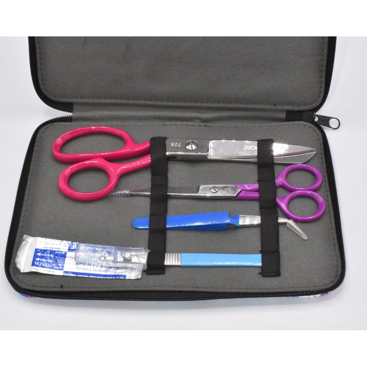1101 Floral Sewing Kit