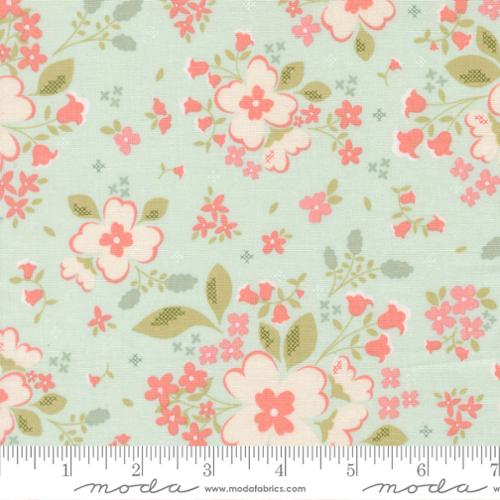 Sunbonnet Pale Blue Pretty Petals Cotton 44"/45" Fabric Per Yard
