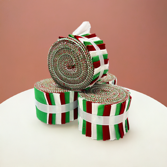 Supreme Solids - 2.5" Roll - Christmas (20 cuts)